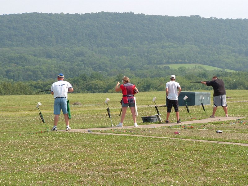 dscf0005vzi.jpg - Chris Landon, Jody Kovacs, Christopher Vendel and... Mark Mounayar is on 5 (thank you Jay for letting me know his name)... this is during the first 100 of the Singles Championship... they're shooting bank 8.