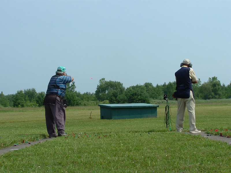 dscf0036q.jpg - Kay Ohye's first shot of the singles championship.
